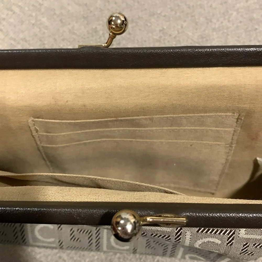 Liz Claiborne wallet, wristlet - Picture 4 of 6